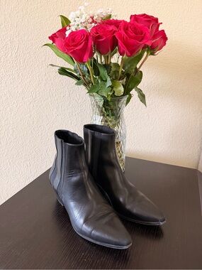 Saint Laurent Black Leather Pointed Toe Ankle Boots